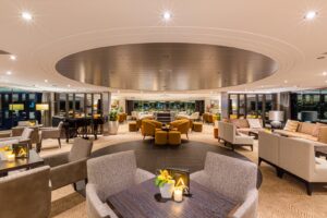 Read more about the article First look: Inside the new floating boutique hotel taking wine lovers to Bordeaux vineyards